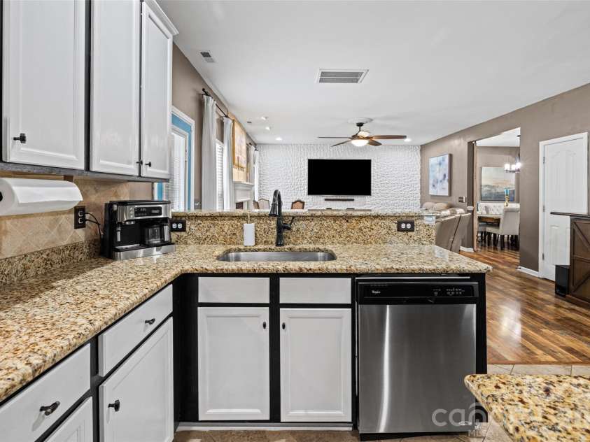 3967 Parkers Ferry Road, Fort Mill, SC 29715.  MLS# CAR4379187, YatesRealty ID 21681. 
