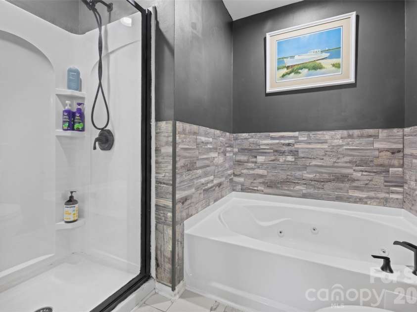 3967 Parkers Ferry Road, Fort Mill, SC 29715.  MLS# CAR4379187, YatesRealty ID 21681. 