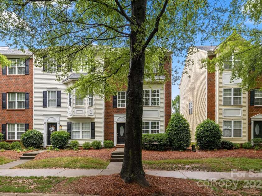 9651 Bailey Road, Cornelius, NC 28031.  MLS# CAR4264038, YatesRealty ID 21681. End Unit