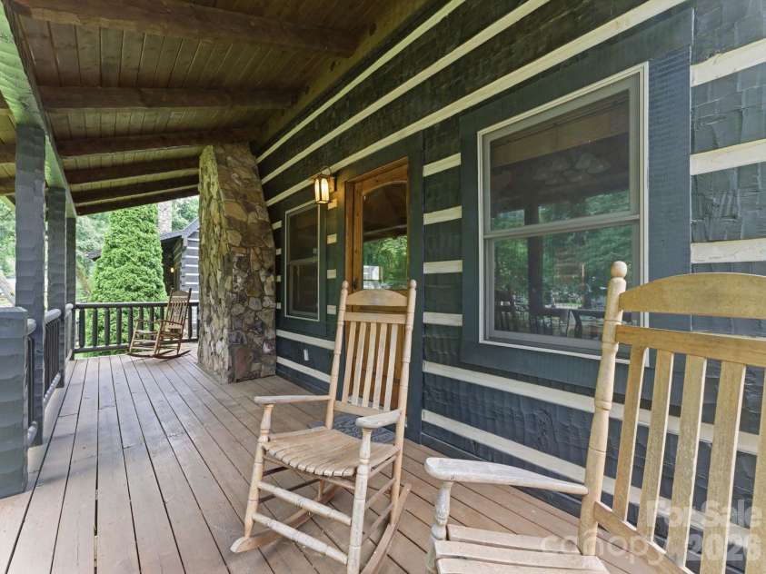 62 Rachels Circle, Maggie Valley, NC 28751.  MLS# CAR4392640, YatesRealty ID 21682. 