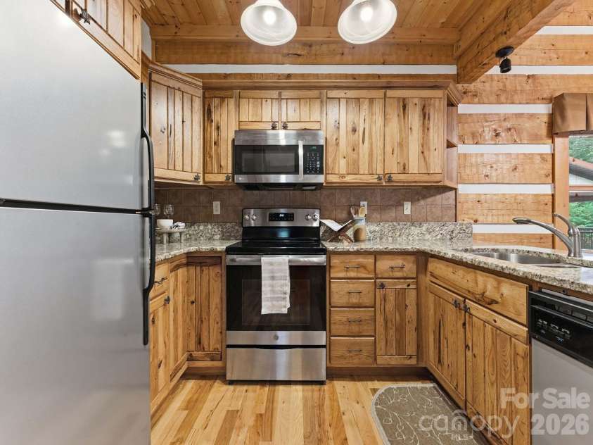 62 Rachels Circle, Maggie Valley, NC 28751.  MLS# CAR4392640, YatesRealty ID 21682. 
