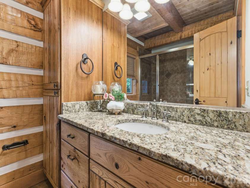 62 Rachels Circle, Maggie Valley, NC 28751.  MLS# CAR4392640, YatesRealty ID 21682. 