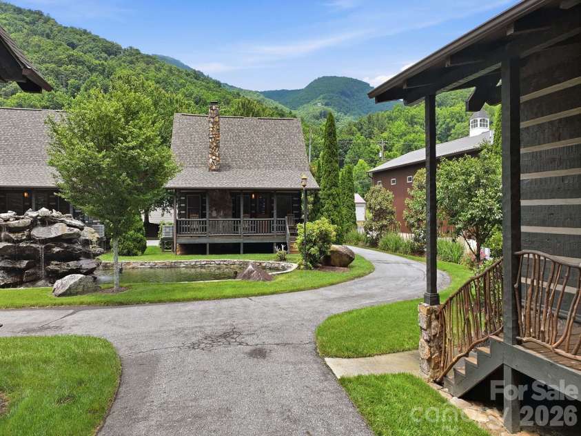 62 Rachels Circle, Maggie Valley, NC 28751.  MLS# CAR4392640, YatesRealty ID 21682. 