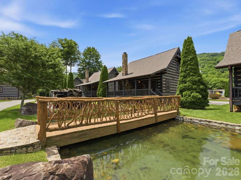 62 Rachels Circle, Maggie Valley, NC 28751.  MLS# CAR4392640, YatesRealty ID 21682. 