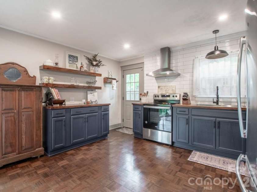 351 Eastwood Drive, Lincolnton, NC 28092.  MLS# CAR4375880, YatesRealty ID 21683. 