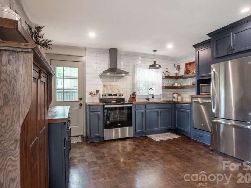 351 Eastwood Drive, Lincolnton, NC 28092.  MLS# CAR4375880, YatesRealty ID 21683. 