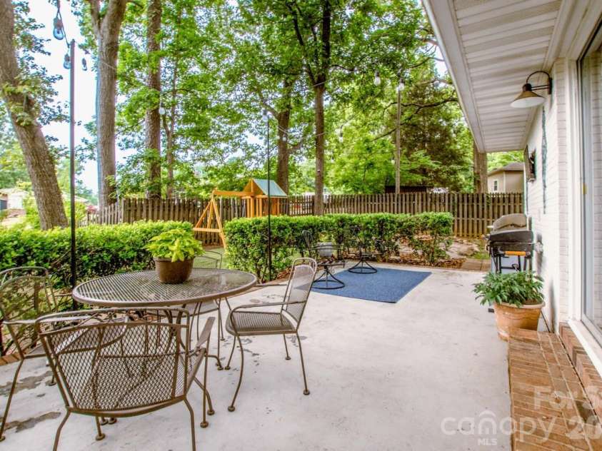351 Eastwood Drive, Lincolnton, NC 28092.  MLS# CAR4375880, YatesRealty ID 21683. 