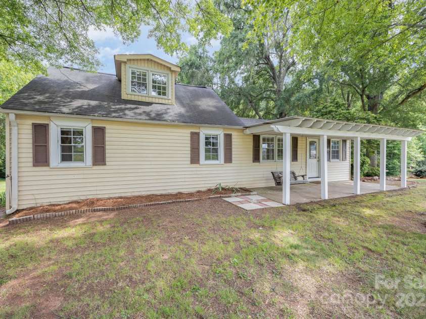 158 John Crotts Road, Mocksville, NC 27028.  MLS# CAR4268479, YatesRealty ID 21684. 