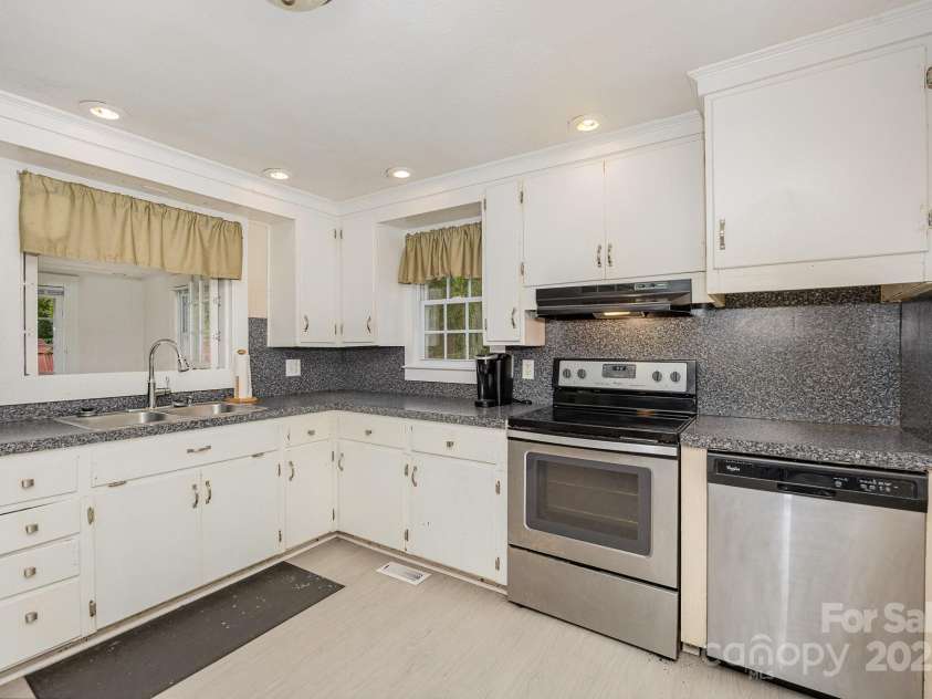 158 John Crotts Road, Mocksville, NC 27028.  MLS# CAR4268479, YatesRealty ID 21684. 