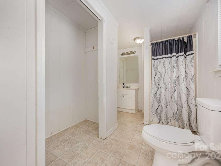 158 John Crotts Road, Mocksville, NC 27028.  MLS# CAR4268479, YatesRealty ID 21684. 