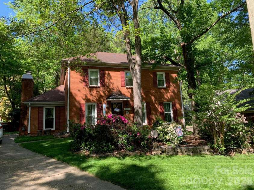 9607 Riddick Place, Matthews, NC 28105.  MLS# CAR4374870, YatesRealty ID 21684. 
