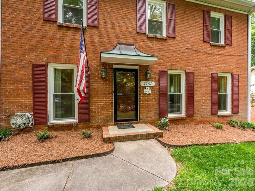 9607 Riddick Place, Matthews, NC 28105.  MLS# CAR4374870, YatesRealty ID 21684. 