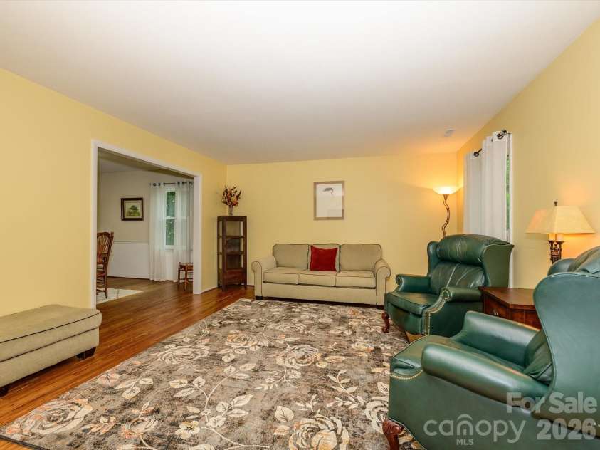 9607 Riddick Place, Matthews, NC 28105.  MLS# CAR4374870, YatesRealty ID 21684. 