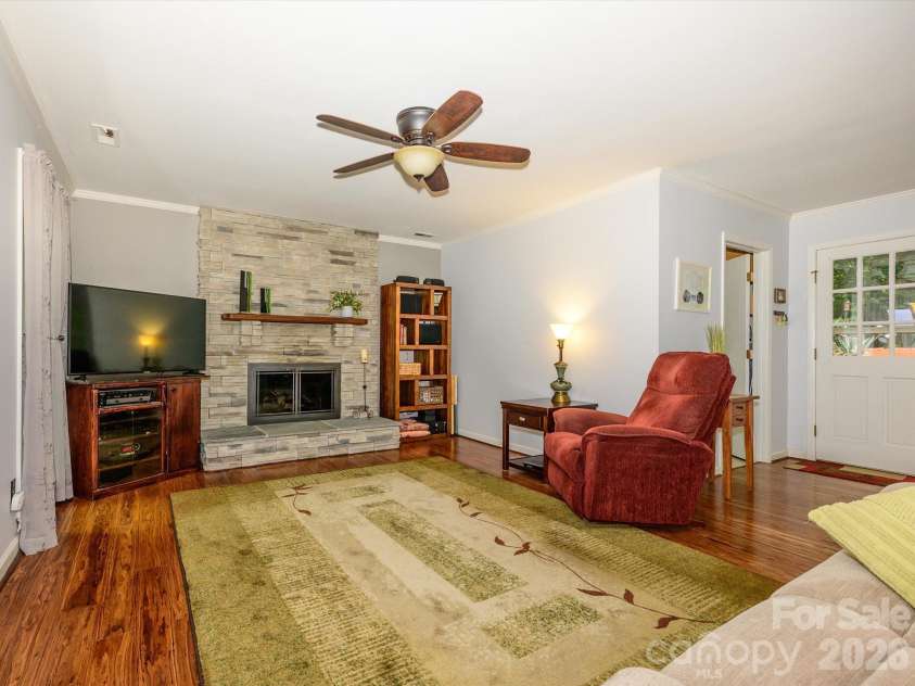 9607 Riddick Place, Matthews, NC 28105.  MLS# CAR4374870, YatesRealty ID 21684. 
