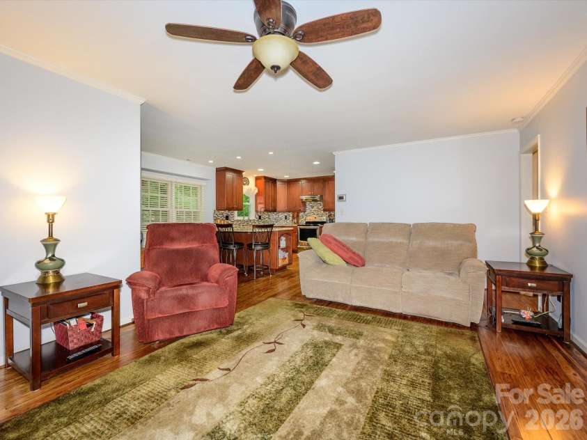 9607 Riddick Place, Matthews, NC 28105.  MLS# CAR4374870, YatesRealty ID 21684. 