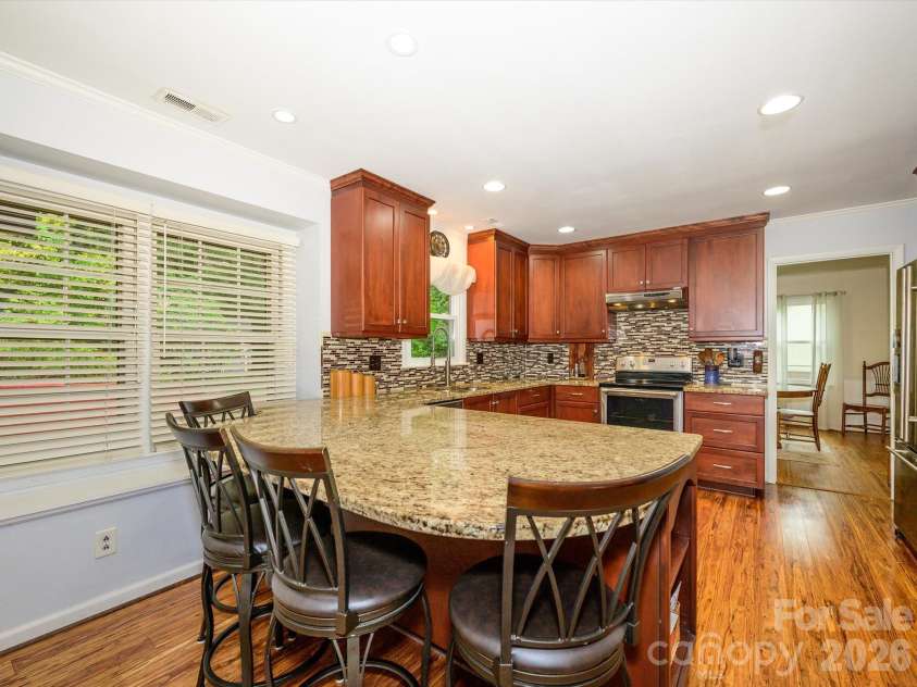 9607 Riddick Place, Matthews, NC 28105.  MLS# CAR4374870, YatesRealty ID 21684. 