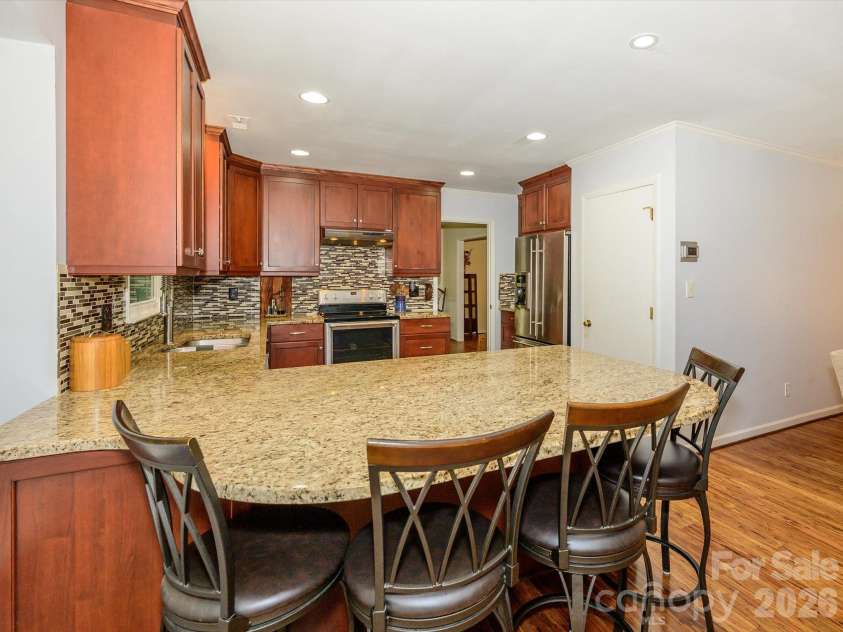 9607 Riddick Place, Matthews, NC 28105.  MLS# CAR4374870, YatesRealty ID 21684. 