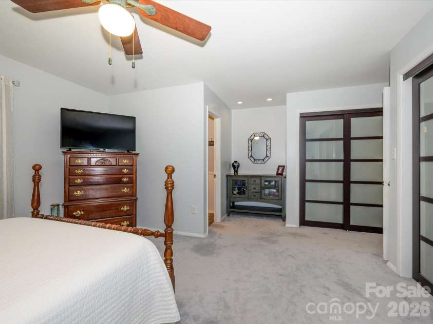 9607 Riddick Place, Matthews, NC 28105.  MLS# CAR4374870, YatesRealty ID 21684. 