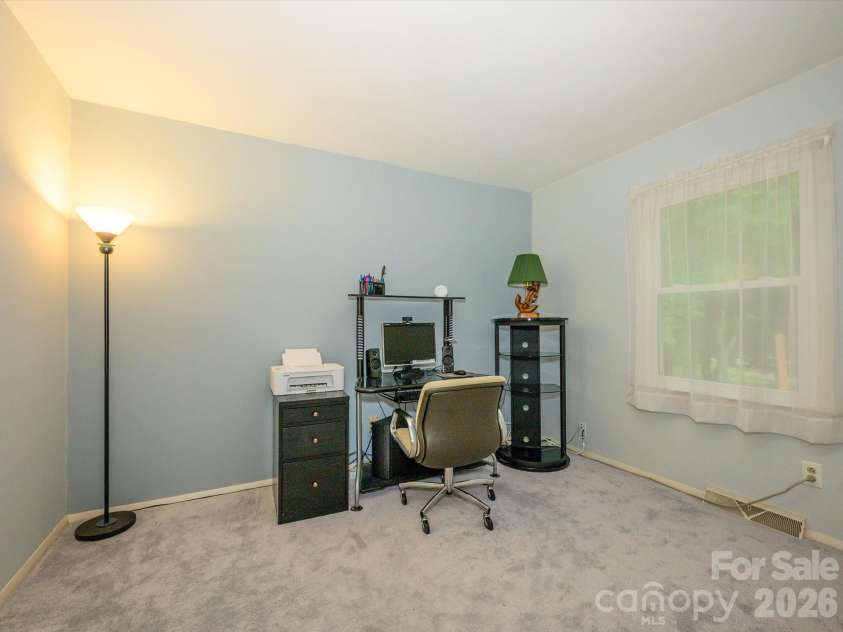 9607 Riddick Place, Matthews, NC 28105.  MLS# CAR4374870, YatesRealty ID 21684. 
