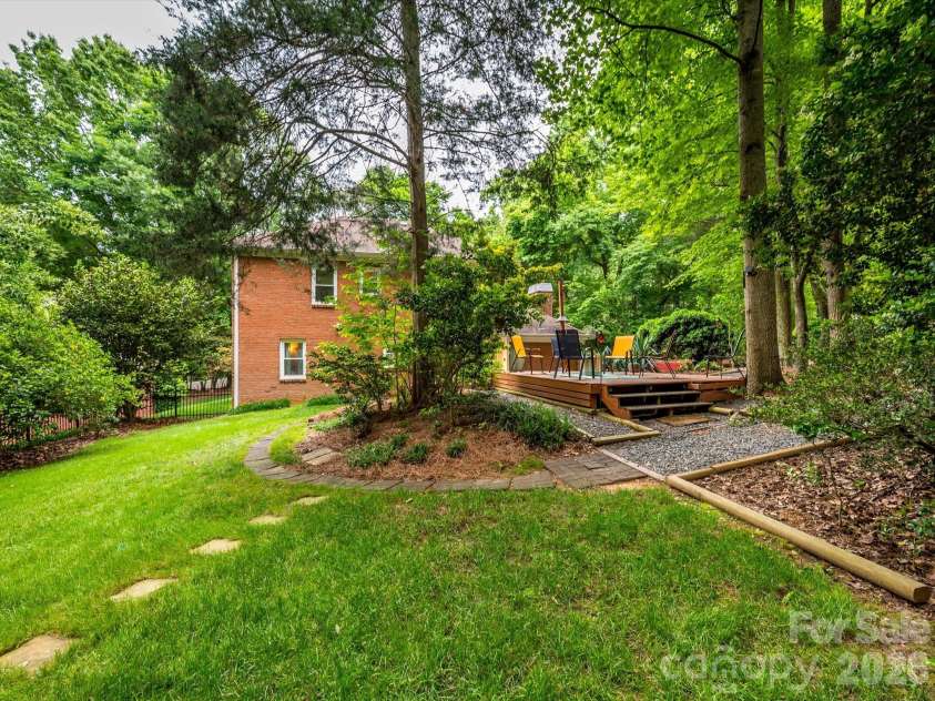 9607 Riddick Place, Matthews, NC 28105.  MLS# CAR4374870, YatesRealty ID 21684. 