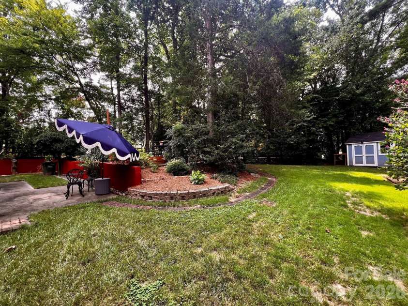 9607 Riddick Place, Matthews, NC 28105.  MLS# CAR4374870, YatesRealty ID 21684. 