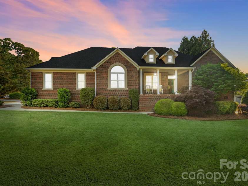 1701 South Point Road, Belmont, NC 28012.  MLS# CAR4369444, YatesRealty ID 21685. 