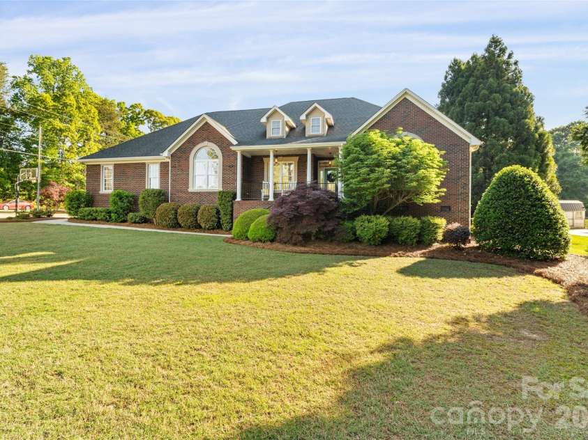 1701 South Point Road, Belmont, NC 28012.  MLS# CAR4369444, YatesRealty ID 21685. 