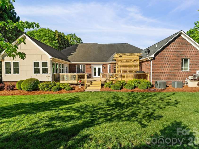 1701 South Point Road, Belmont, NC 28012.  MLS# CAR4369444, YatesRealty ID 21685. 