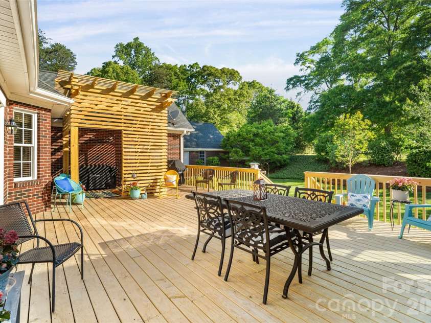 1701 South Point Road, Belmont, NC 28012.  MLS# CAR4369444, YatesRealty ID 21685. 