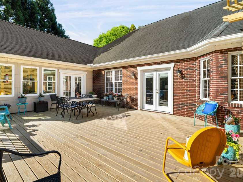 1701 South Point Road, Belmont, NC 28012.  MLS# CAR4369444, YatesRealty ID 21685. 