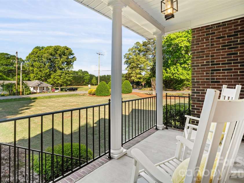 1701 South Point Road, Belmont, NC 28012.  MLS# CAR4369444, YatesRealty ID 21685. 