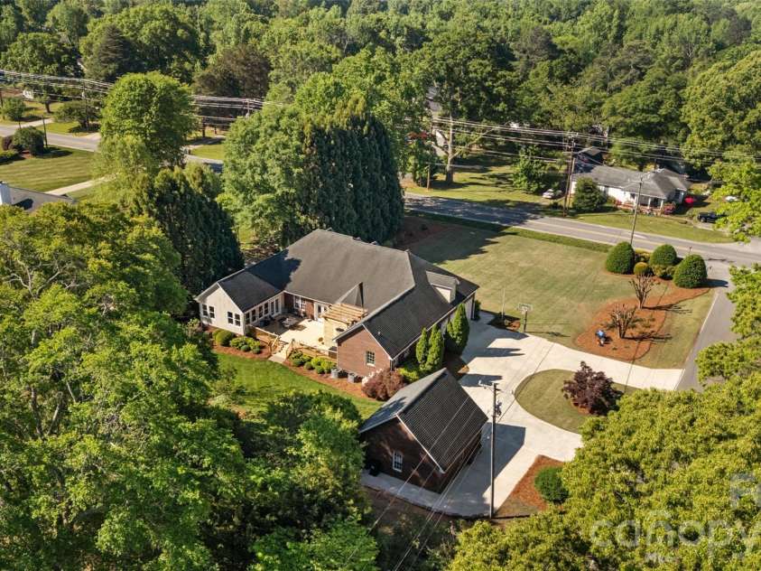 1701 South Point Road, Belmont, NC 28012.  MLS# CAR4369444, YatesRealty ID 21685. 