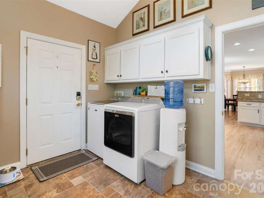 1701 South Point Road, Belmont, NC 28012.  MLS# CAR4369444, YatesRealty ID 21685. Main floor