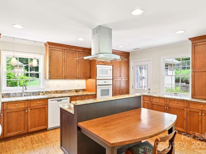 3916 Blowing Rock Way, Charlotte, NC 28210.  MLS# CAR4265688, YatesRealty ID 21686. 