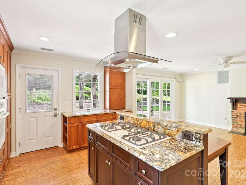 3916 Blowing Rock Way, Charlotte, NC 28210.  MLS# CAR4265688, YatesRealty ID 21686. 