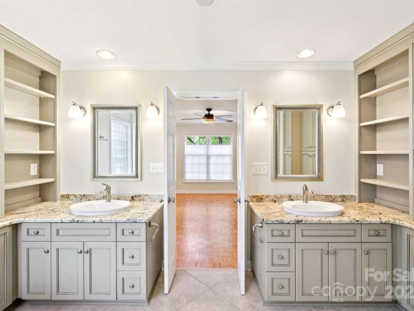 3916 Blowing Rock Way, Charlotte, NC 28210.  MLS# CAR4265688, YatesRealty ID 21686. 