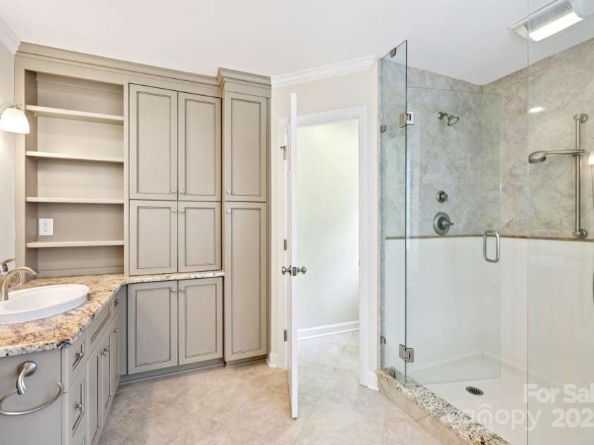 3916 Blowing Rock Way, Charlotte, NC 28210.  MLS# CAR4265688, YatesRealty ID 21686. 