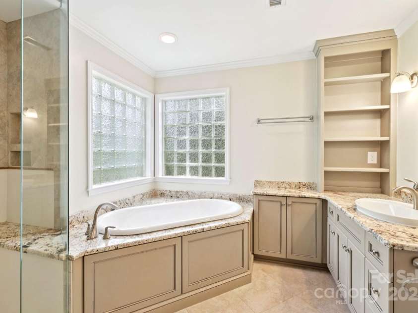 3916 Blowing Rock Way, Charlotte, NC 28210.  MLS# CAR4265688, YatesRealty ID 21686. 