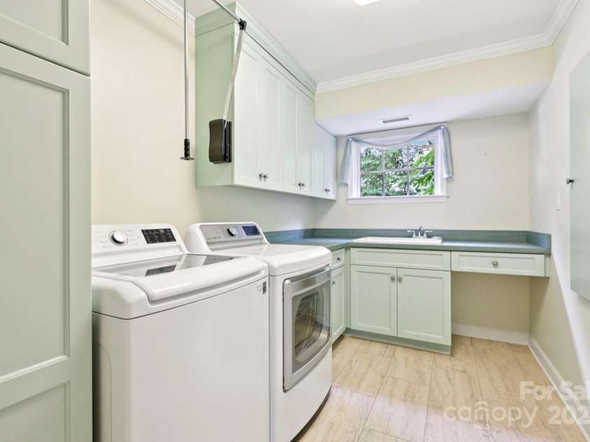 3916 Blowing Rock Way, Charlotte, NC 28210.  MLS# CAR4265688, YatesRealty ID 21686. 
