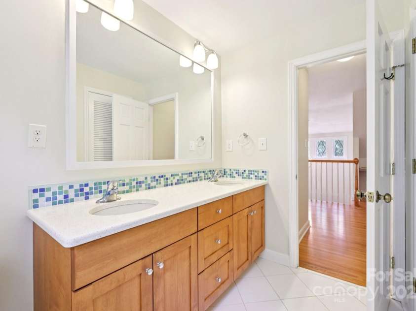 3916 Blowing Rock Way, Charlotte, NC 28210.  MLS# CAR4265688, YatesRealty ID 21686. 