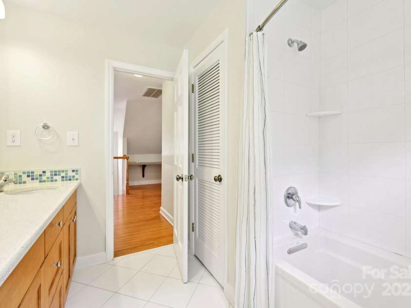 3916 Blowing Rock Way, Charlotte, NC 28210.  MLS# CAR4265688, YatesRealty ID 21686. 