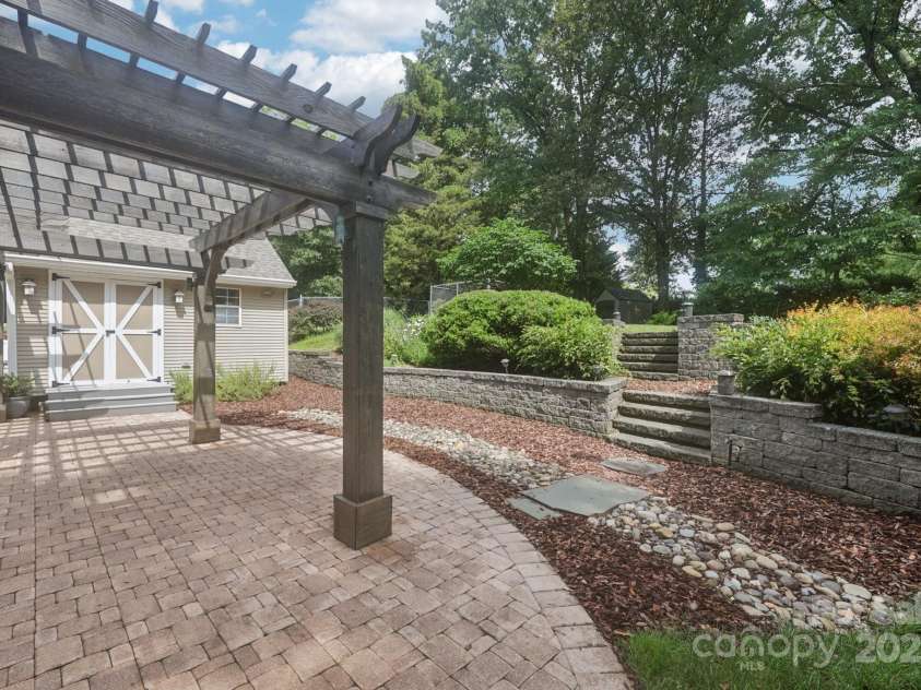 3916 Blowing Rock Way, Charlotte, NC 28210.  MLS# CAR4265688, YatesRealty ID 21686. 