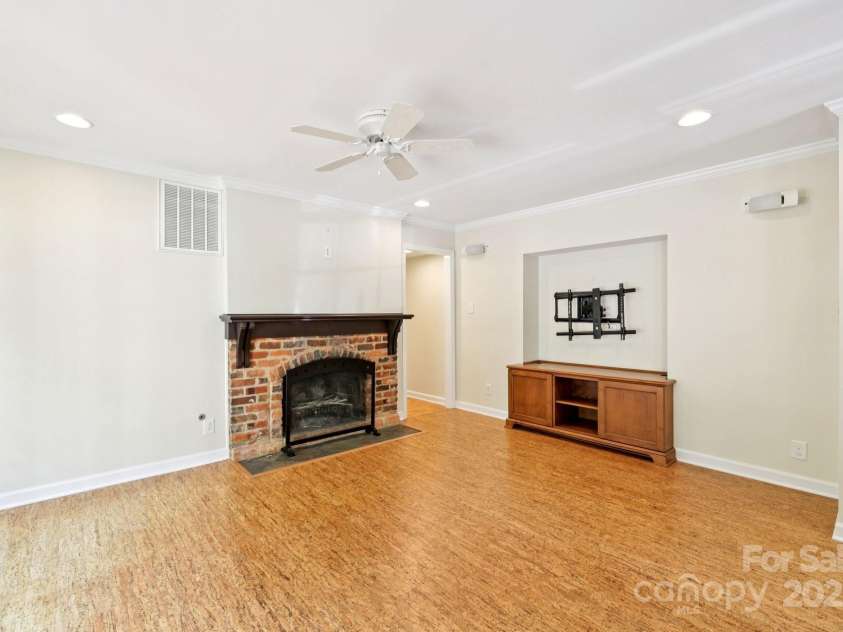 3916 Blowing Rock Way, Charlotte, NC 28210.  MLS# CAR4265688, YatesRealty ID 21686. 