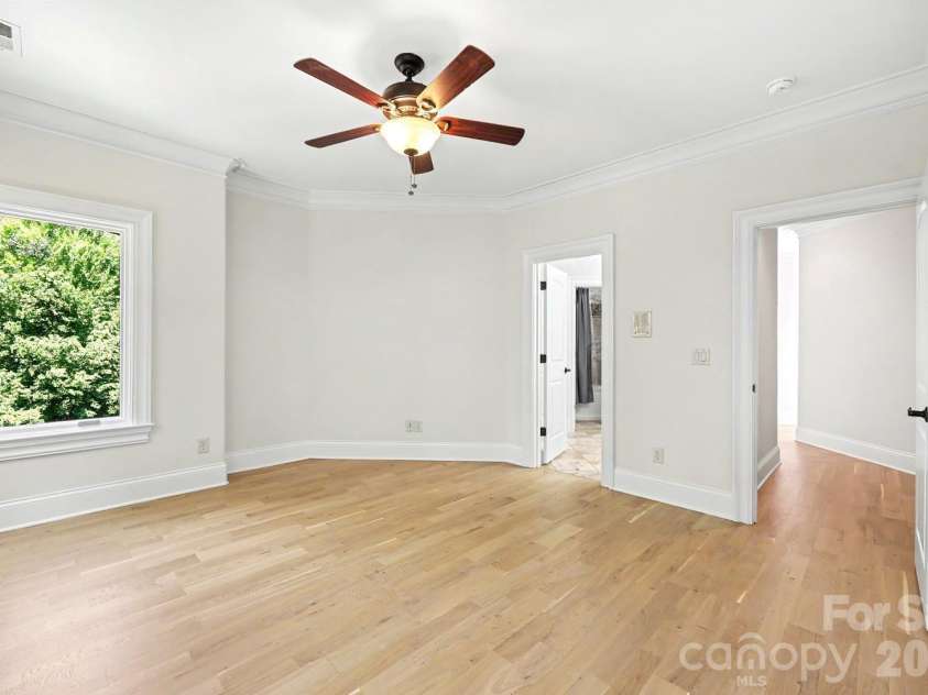 8041 Water View Drive, Belmont, NC 28012.  MLS# CAR4378139, YatesRealty ID 21686. 2nd floor bedroom