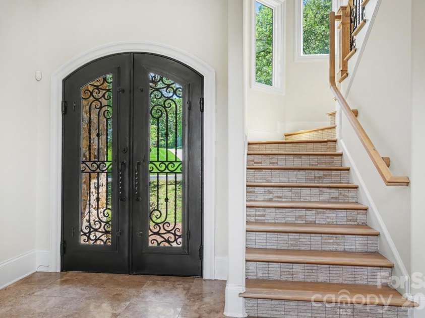 8041 Water View Drive, Belmont, NC 28012.  MLS# CAR4378139, YatesRealty ID 21686. 