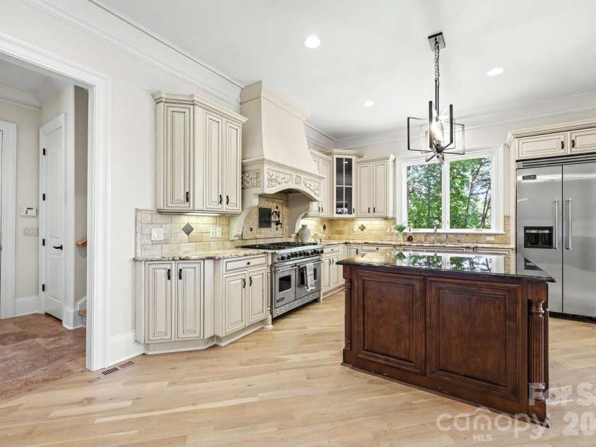 8041 Water View Drive, Belmont, NC 28012.  MLS# CAR4378139, YatesRealty ID 21686. 