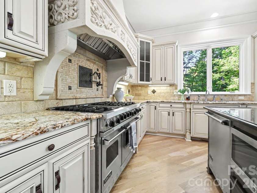 8041 Water View Drive, Belmont, NC 28012.  MLS# CAR4378139, YatesRealty ID 21686. 