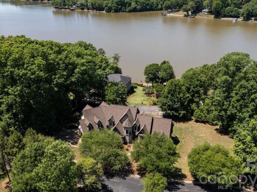 8041 Water View Drive, Belmont, NC 28012.  MLS# CAR4378139, YatesRealty ID 21686. Large lot with waterviews 