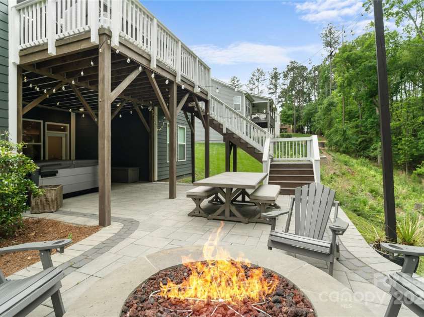 3817 Arial Lane, York, SC 29745.  MLS# CAR4256057, YatesRealty ID 21687. Gas fireplace