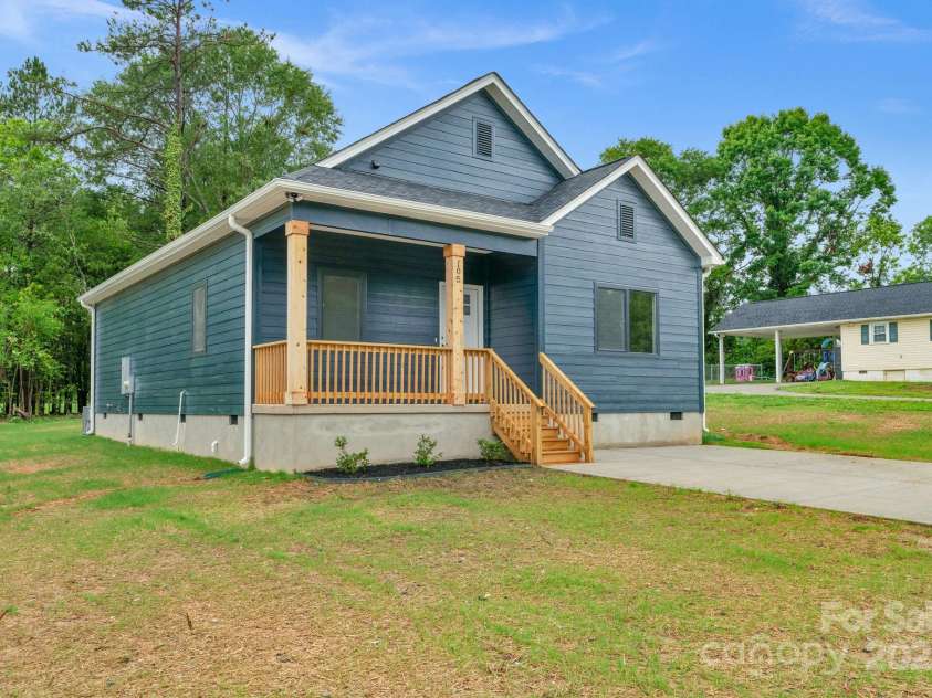 105 Churchill Drive, Kings Mountain, NC 28086.  MLS# CAR4262806, YatesRealty ID 21688. 
